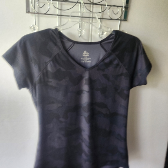 RBX active wear M/M V neck,camo black and gray women - Picture 4 of 6